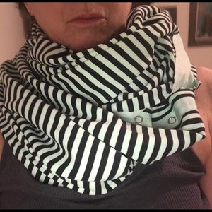 Lululemon scarf